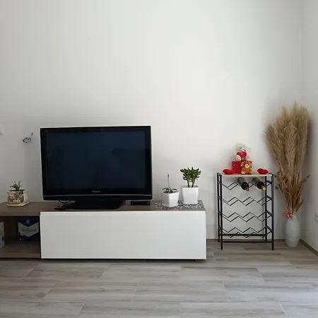 Andjela Lux Bělehrad